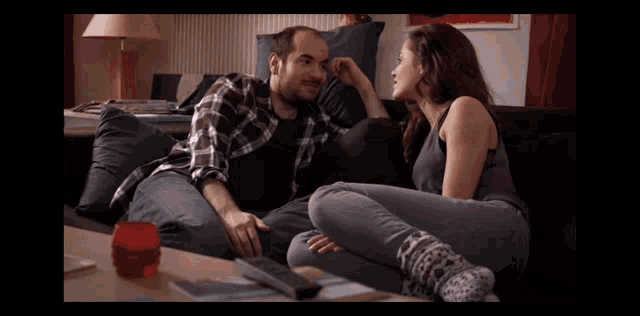 Couille Throw GIF - Couille Throw Stare GIFs