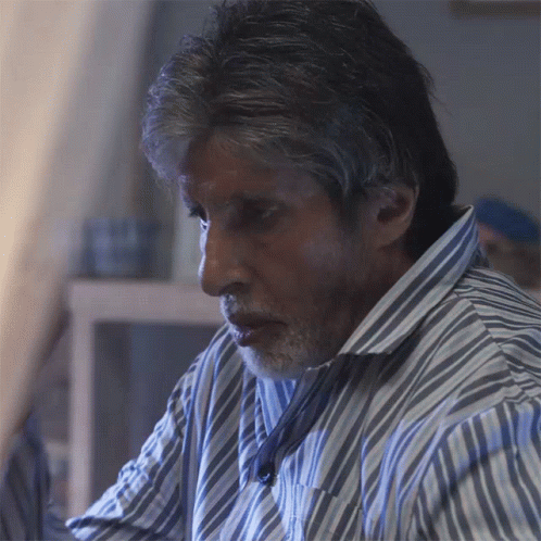 Baal Pakad Ke Dekhna Amitabh Bachchan GIF - Baal Pakad Ke Dekhna Amitabh Bachchan Goodbye Movie GIFs