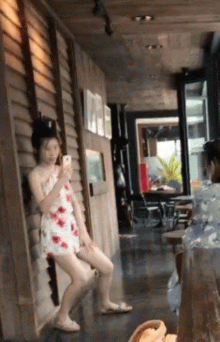 Asian Taking A Picture GIF - Asian Taking A Picture Dancing GIFs