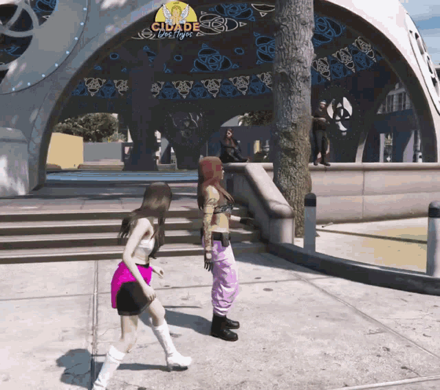 two girls are standing on a sidewalk in front of a building that says cidade