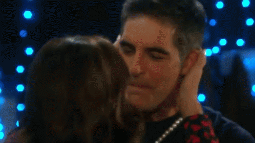 Kissing Dool GIF - Kissing Dool Days Of Our Lives GIFs