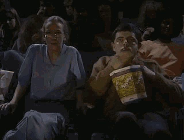 Mr Bean Movie Theater GIF - Mr Bean Movie Theater Horror GIFs