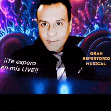 a man in a black suit and tie says " ite espero en mis live !! "