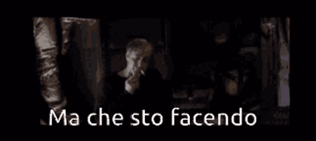 a black background with the words ma che sto facendo written on it