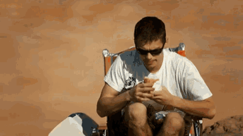 Hayden Christensen Jumper GIF - Hayden Christensen Jumper Eating GIFs