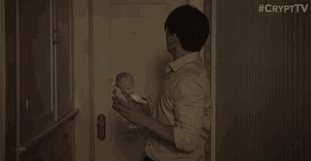 Baby Behind You GIF - Baby Behind You Little Baby GIFs