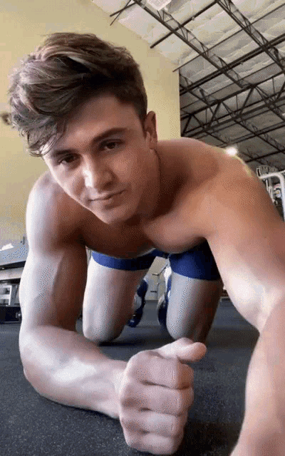 Sexy Workout Hunk GIF - Sexy Workout Hunk Exercise GIFs