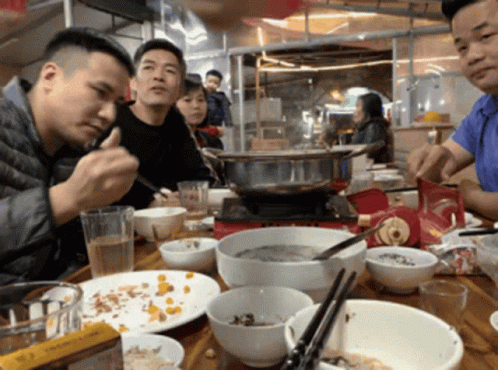 Truongdinhg7 Eating Out GIF - Truongdinhg7 Eating Out Eating GIFs