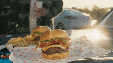 Arbys Big Cheesy Bacon Burger GIF - Arbys Big Cheesy Bacon Burger Fast Food GIFs