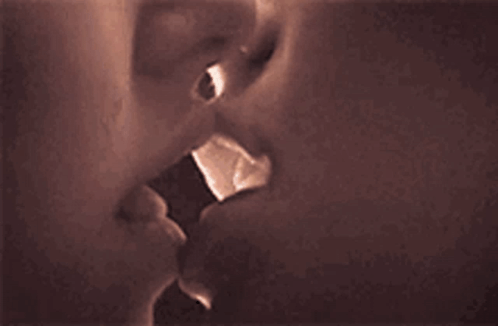 Kiss Close Up Sensual GIF - Kiss Close Up Sensual GIFs