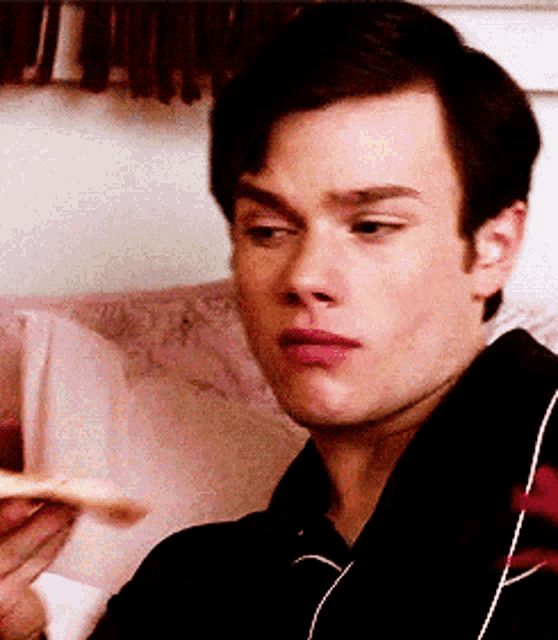 Glee Kurt Hummel GIF - Glee Kurt Hummel Pizza GIFs