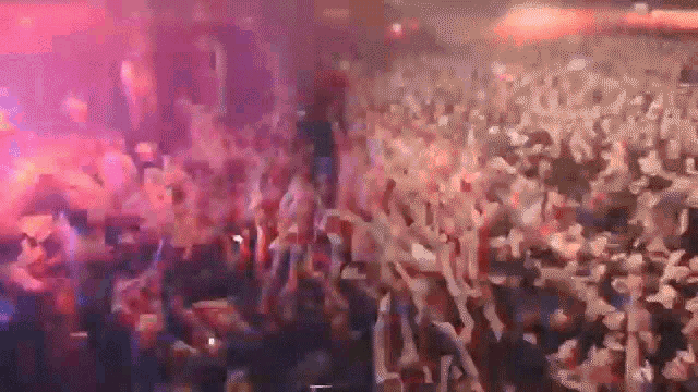 Audience Crowd GIF - Audience Crowd Cult GIFs