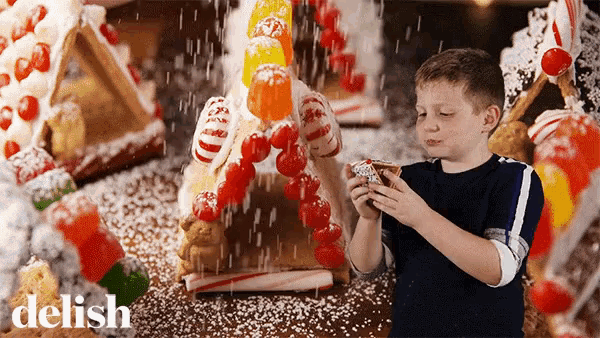 Mini Ginger Bread House Food GIF - Mini Ginger Bread House Food Thumbs Up GIFs