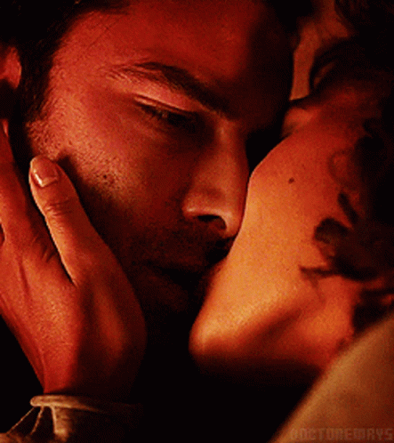 Kissing Annie Sawyer GIF - Kissing Annie Sawyer Annie And Mitchell GIFs