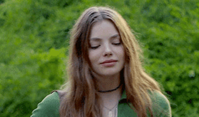 Kristine Froseth Idk GIF - Kristine Froseth Idk Alaska Young GIFs