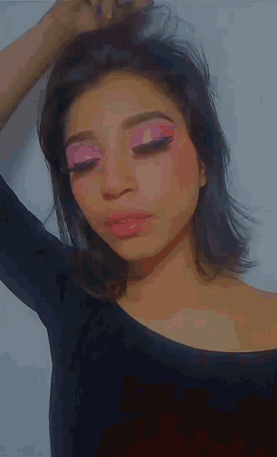 Makeup Selfie GIF - Makeup Selfie Pose GIFs