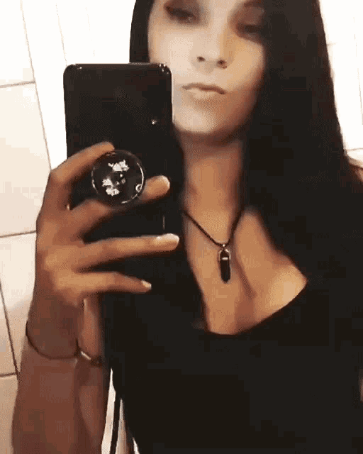Sexy Girl Selfie GIF - Sexy Girl Selfie Black Hair GIFs