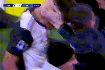 a blurry picture of a soccer game between juventus and inter