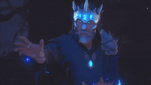 a person with a crown on their head with the letters eee on it