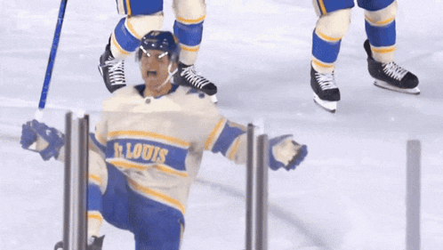 a hockey player with the name fowler on his back