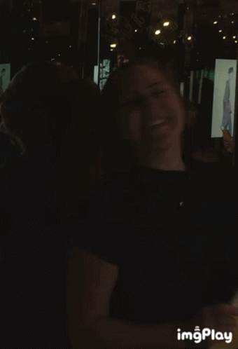 Elli Excited GIF - Elli Excited Happy GIFs