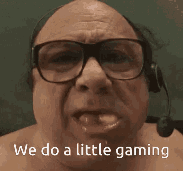 Me Gaming GIF - Me Gaming We Do A Little Gaming GIFs