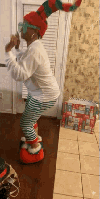 Sylvia Excited GIF - Sylvia Excited Happy GIFs