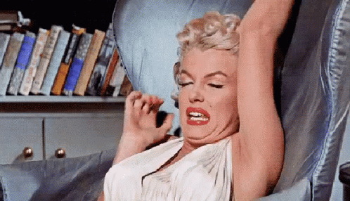 Sai Pra Lá Assombração / Marilyn Monroe / Nojinho / Nojo GIF - Marilyn Monroe Haunted Get Away GIFs
