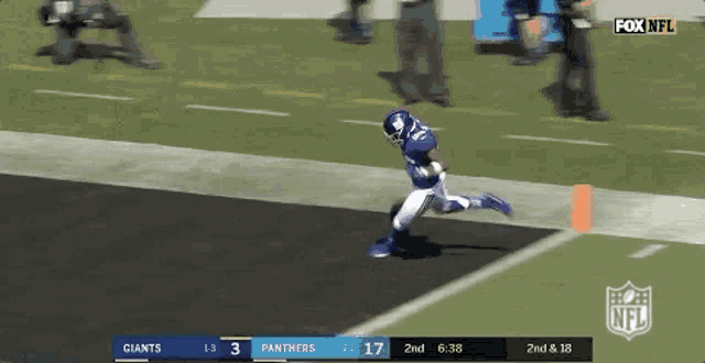 a football game between the giants and the panthers on fox nfl