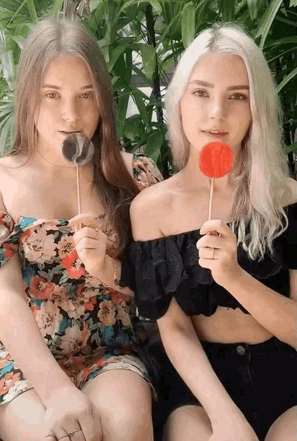 Lollipop Candy GIF - Lollipop Candy Tiktok GIFs