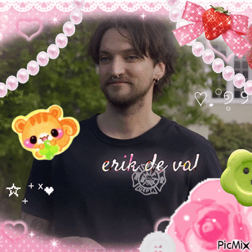 a man wearing a shirt that says erik de val on it