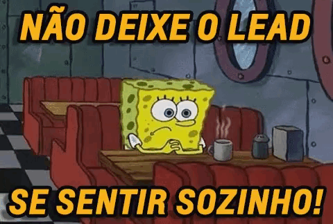 a cartoon of spongebob sitting at a table with a cup of coffee and the words não deixe o lead se sentir sozinho