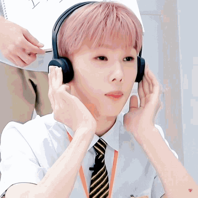 Jisung Listening GIF - Jisung Listening Serious GIFs