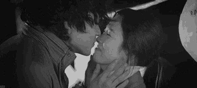 Song Hye Kyo Kang Dong Won GIF