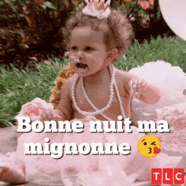 a baby is wearing a tiara and pearls and the words bonne nuit ma mignonne