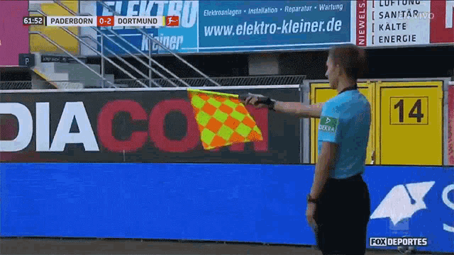 Flag Paderborn Vs Dortmund GIF - Flag Paderborn Vs Dortmund Referee GIFs