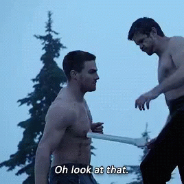 Oliver Arrow GIF - Oliver Arrow Ph Look At That GIFs