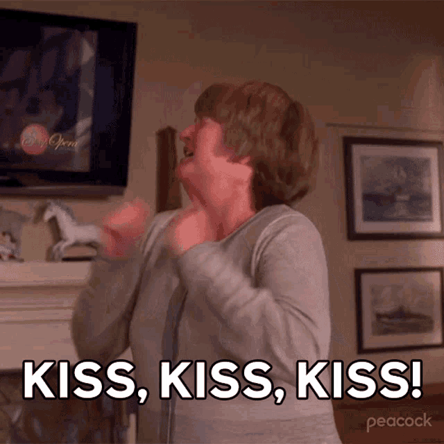Kiss Kiss Kiss Kathy Geiss GIF - Kiss Kiss Kiss Kathy Geiss 30rock GIFs
