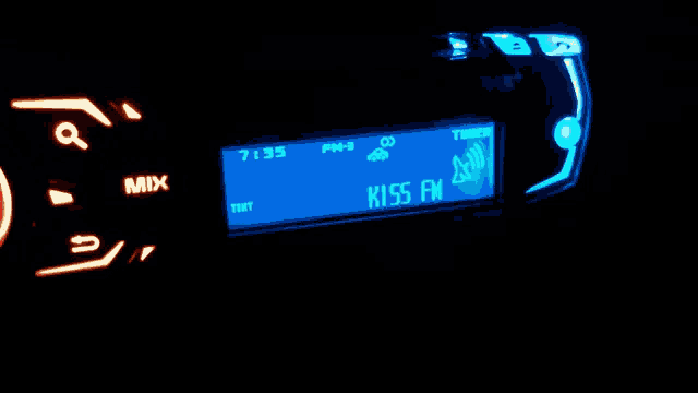 a car radio that says kiss fm drogbeta 18 on it