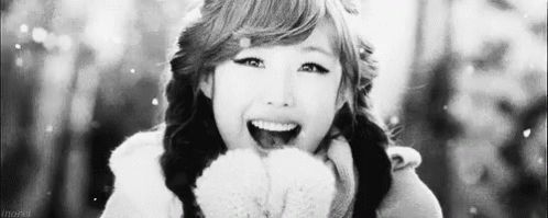 Snow Smile GIF - Snow Smile Korean GIFs