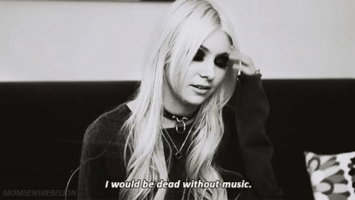I Would Be Dead Without Music Taylor Momsen GIF - I Would Be Dead Without Music Taylor Momsen Jenny Humphrey GIFs