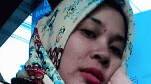 Gatel Banget Padahal Udah Suami Orang GIF - Emak Emak Jilbab Hijab GIFs
