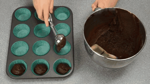 Guiness Chocolate Cupcakes W/ Bailey'S Frosting GIF - Chocolate Dessert Cupcakes GIFs