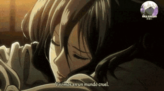 a close up of a girl with the words " vivimos en un mundo cruel " written on the bottom