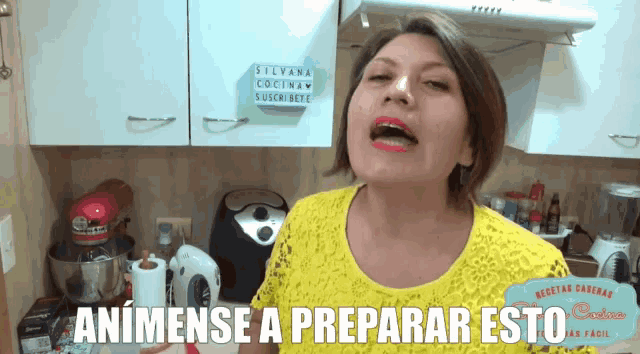a woman in a yellow lace top says animense a preparar esto