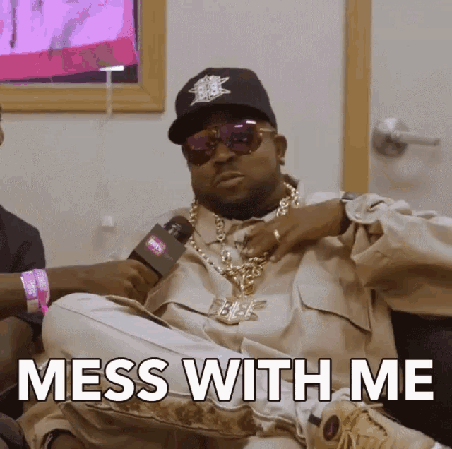 Mess With Me Work With Me GIF - Mess With Me Work With Me Accept My Help GIFs