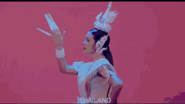 a painting of a statue of liberty with the word thailand on it