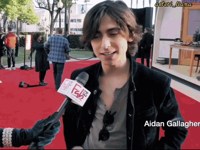Aidan Interview Aidan In The Chat GIF - Aidan Interview Aidan In The Chat Aidan Chat GIFs