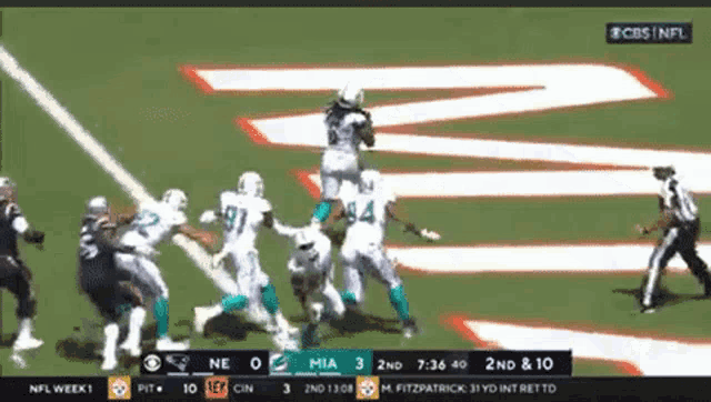 a football game is being shown on cbs nfl