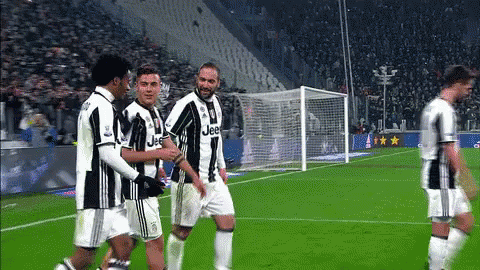 Juan Guillermo Cuadrado Celebracion Con La Juventus GIF